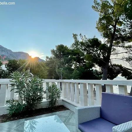 Summer House Bella On The