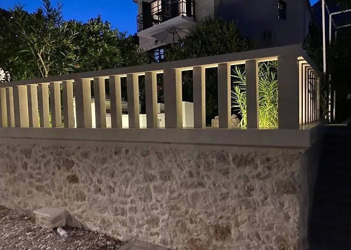 Summer House Bella On The