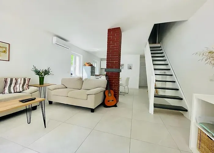 Summer House Bella On The Nyaraló Podaca